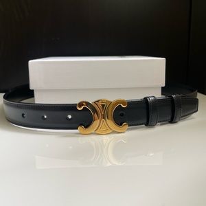 SOLD! MEDIUM TRIOMPHE BELT IN TAURILLON LEATHER BLACK
Retail: $775 Brand New